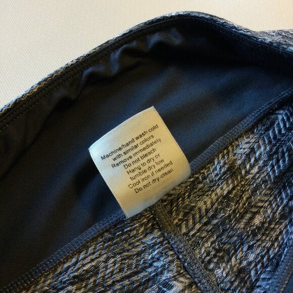 Mondetta Athletic Leggings Medium Black Gray Capri Length Yoga Gym Cycling - Picture 6 of 8